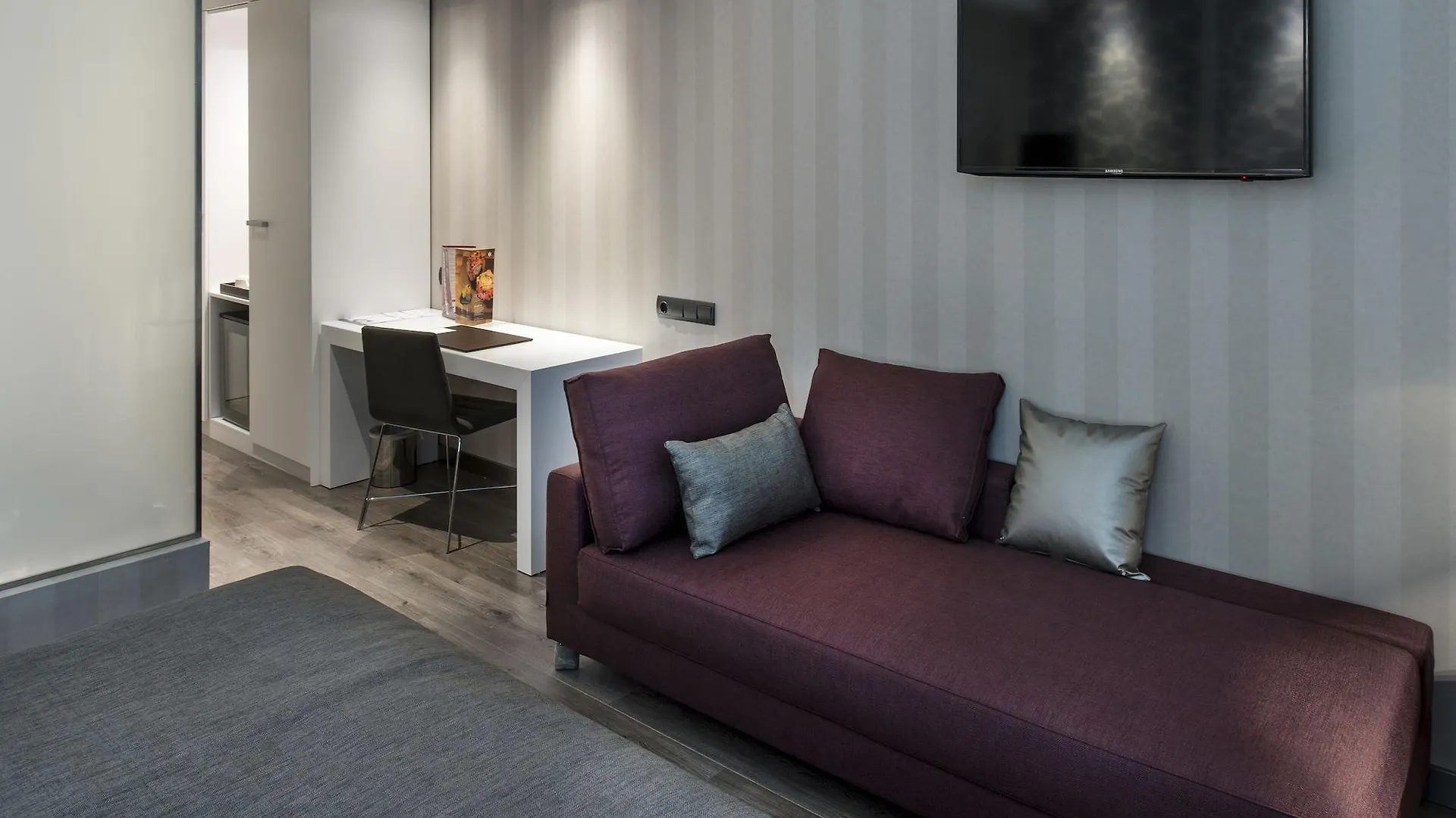 Отель Catalonia Barcelona Plaza Испания