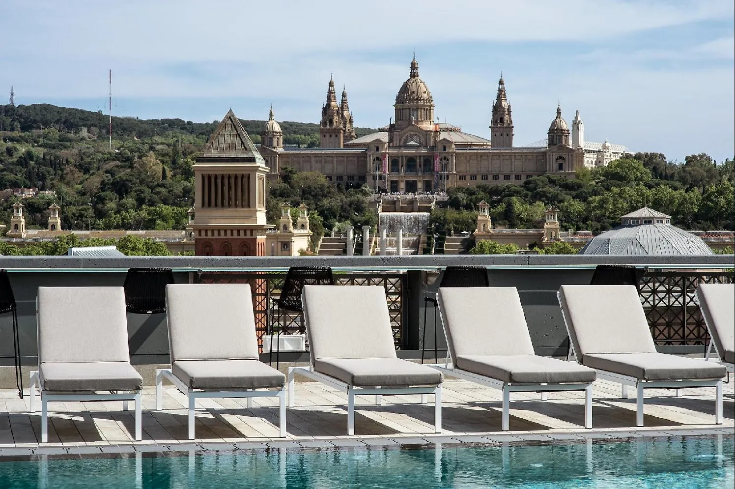 Отель Catalonia Barcelona Plaza